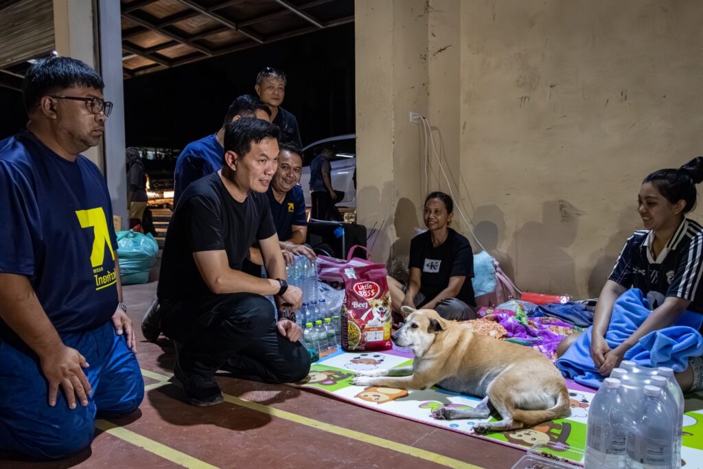 “คาราวานไทยก้าวใหม่” ให้กำลังใจชาวหาดใหญ่ แนะรัฐเร่งจัดการขยะ