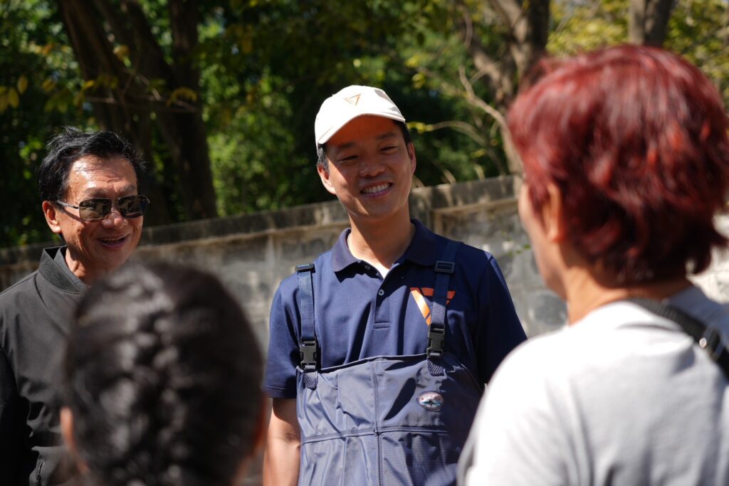 "เท้ง" ลุยน้ำท่วมปทุมธานี แนะ รบ.ทบทวนบริหารจัดการน้ำ