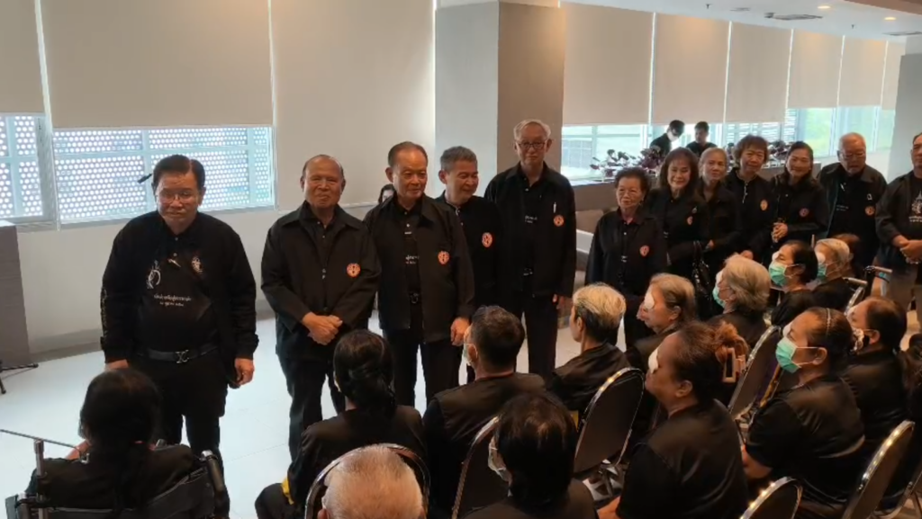 นำผู้สูงอายุ 73 รายผ่าตัดต้อกระจก ถวายพระราชกุศล พระพันปีหลวง