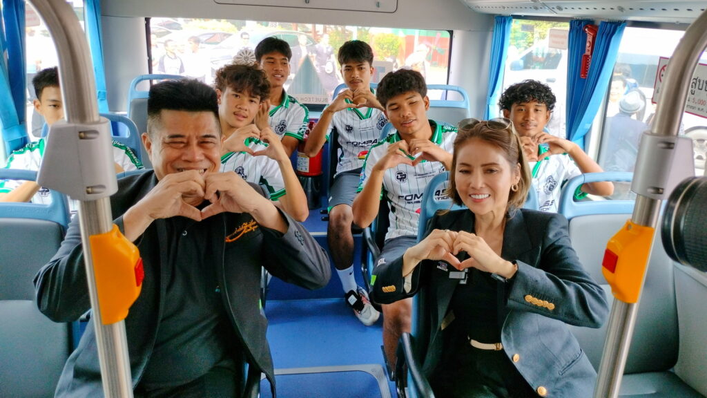 "หมอนทอง" รับมอบรถบัสปรับอากาศไฟฟ้า TSB 