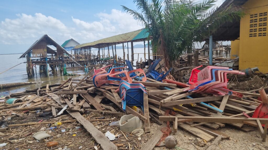 หาดแหลมโพธิ์ ทะเลหาดใหญ่ พังพินาศจากน้ำท่วม-คลื่นซัด