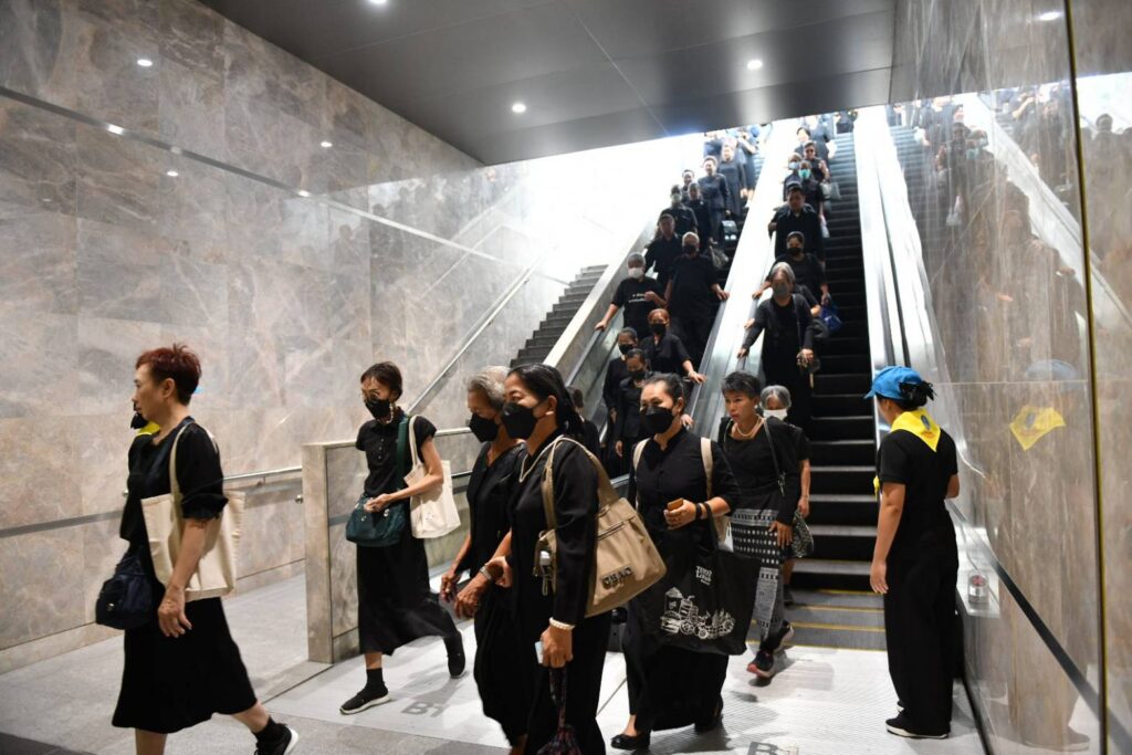 ประชาชนทั่วทุกภูมิภาค เข้ากราบถวายบังคมพระบรมศพพระพันปีหลวง