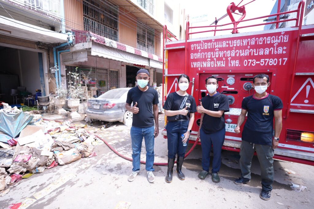 เพื่อไทย จัดทีมอาสาช่วยทำความสะอาด "ตลาดกิมหยง"