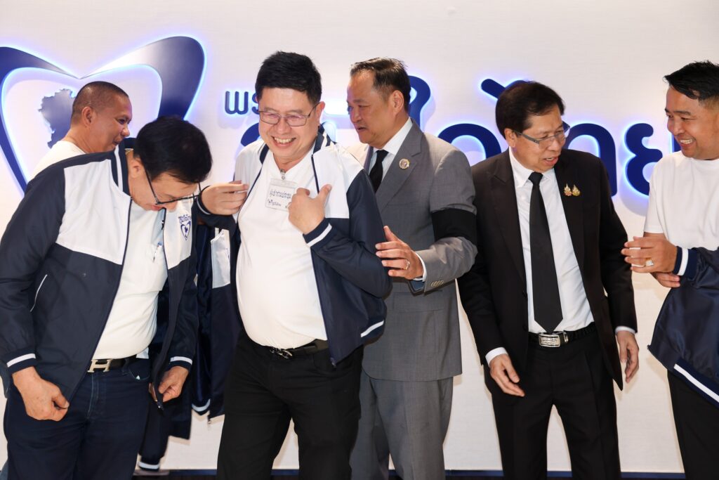 "นายกเบี้ยว-ลูกชาย" ซบ "ภูมิใจไทย" สส.เพื่อไทยตามมาหลายคน