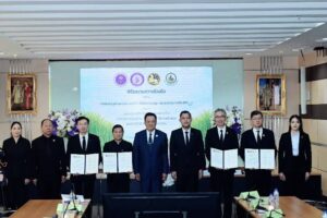 นายกฯชูสโลแกน อากาศดีปีใหม่พลัส ขอบคุณชาวไร่อ้อย 