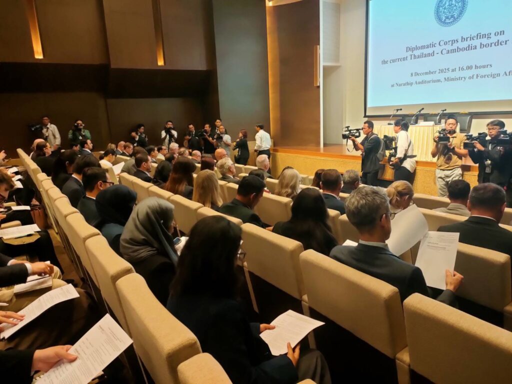 "สีหศักดิ์" ชี้แจงทูตนานาชาติ ยืนยัน กัมพูชายิงก่อน