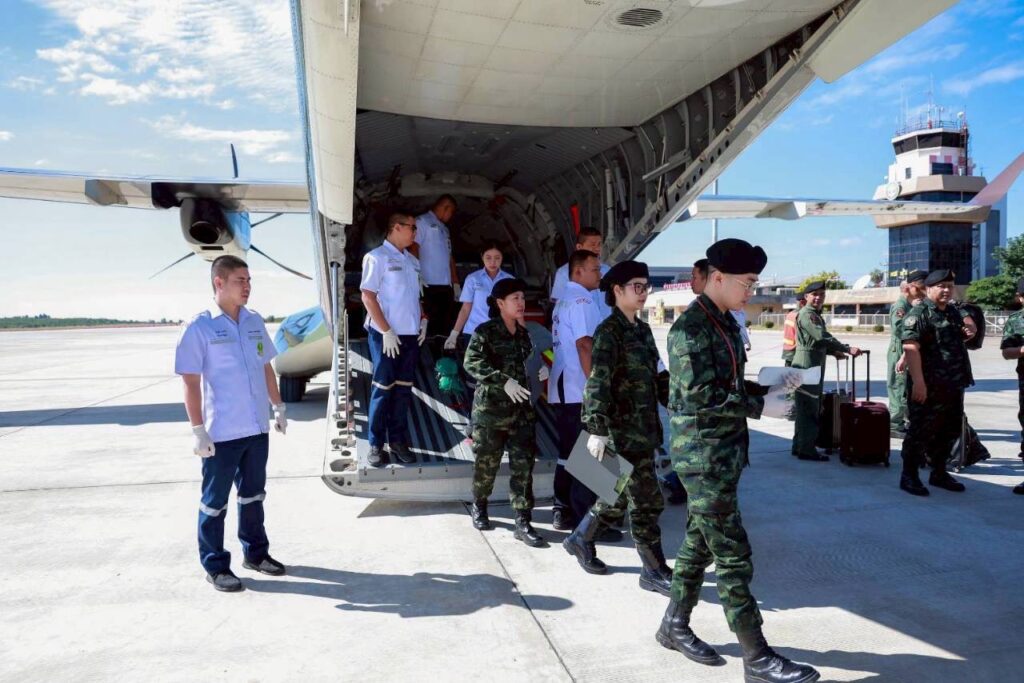 เสธ.ทบ. อำนวยการยุทธ์ รับกำลังพล 4 นาย เข้ารักษาตัว