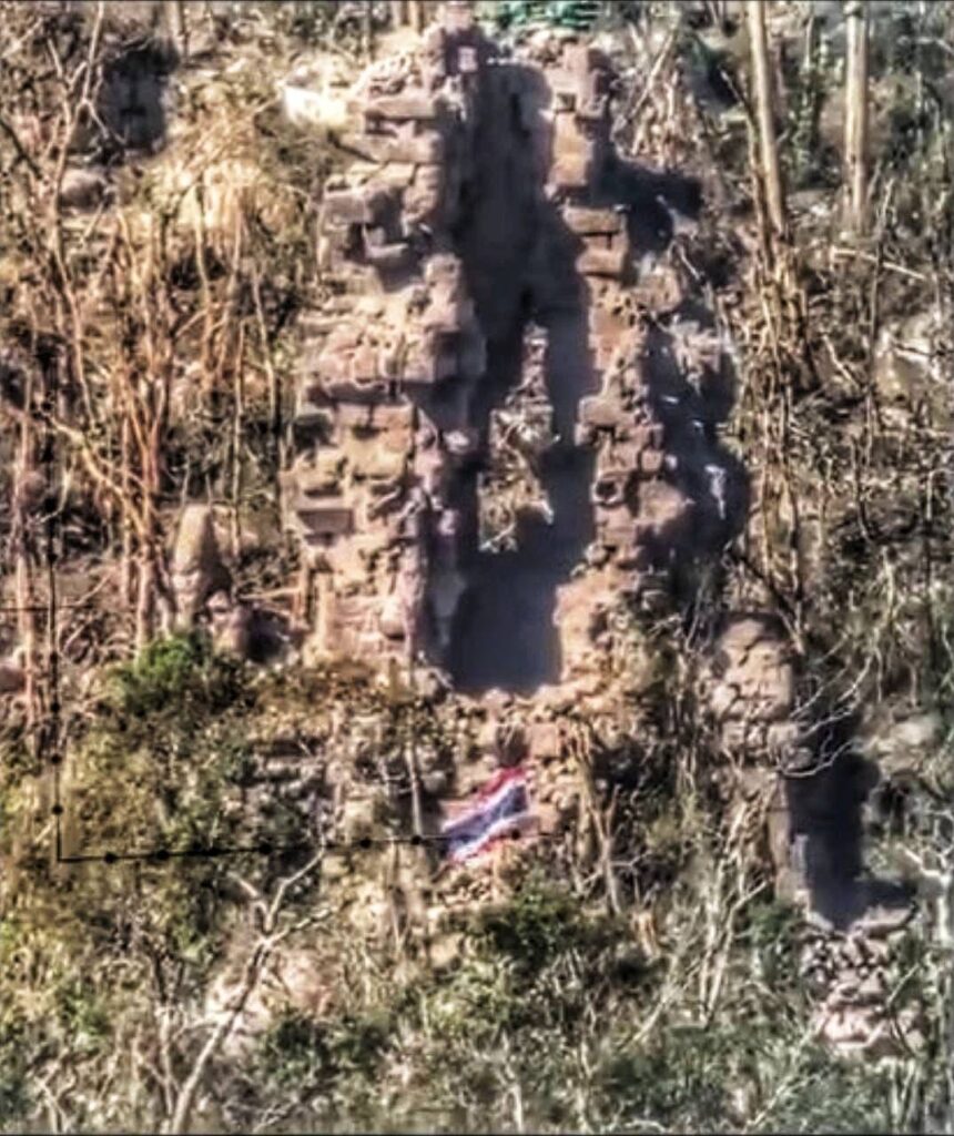 ทหาร ปักธงไทย บนปราสาทตาควายสำเร็จ