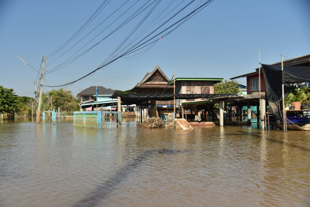 “เต้ ทวิวงศ์” จี้ รบ. หยุด 2 มาตรฐาน เร่งช่วยน้ำท่วมอยุธยา-ภาคกลาง