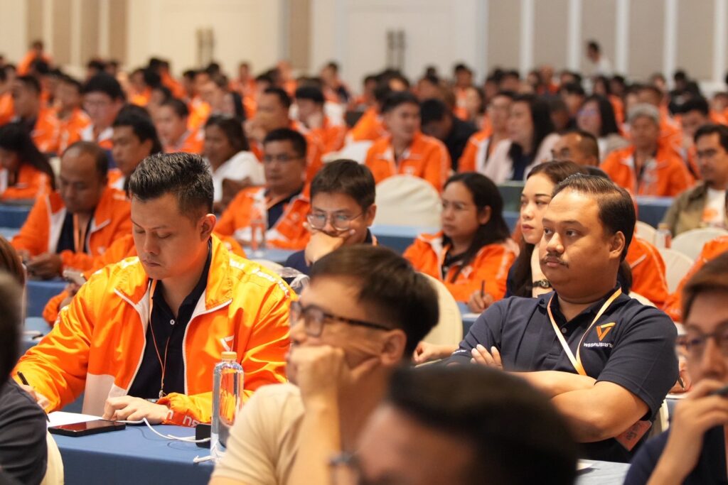 ปชน. ส่งครบ 400 เขต 100 บัญชีรายชื่อ ติวเข้มชิงธง