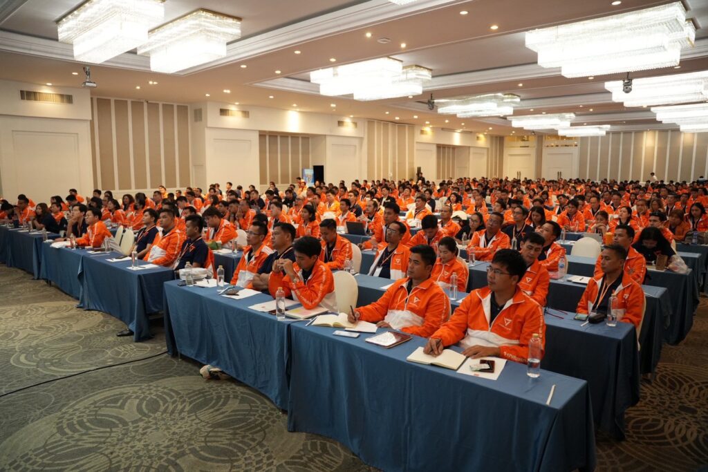 ปชน. ส่งครบ 400 เขต 100 บัญชีรายชื่อ ติวเข้มชิงธง