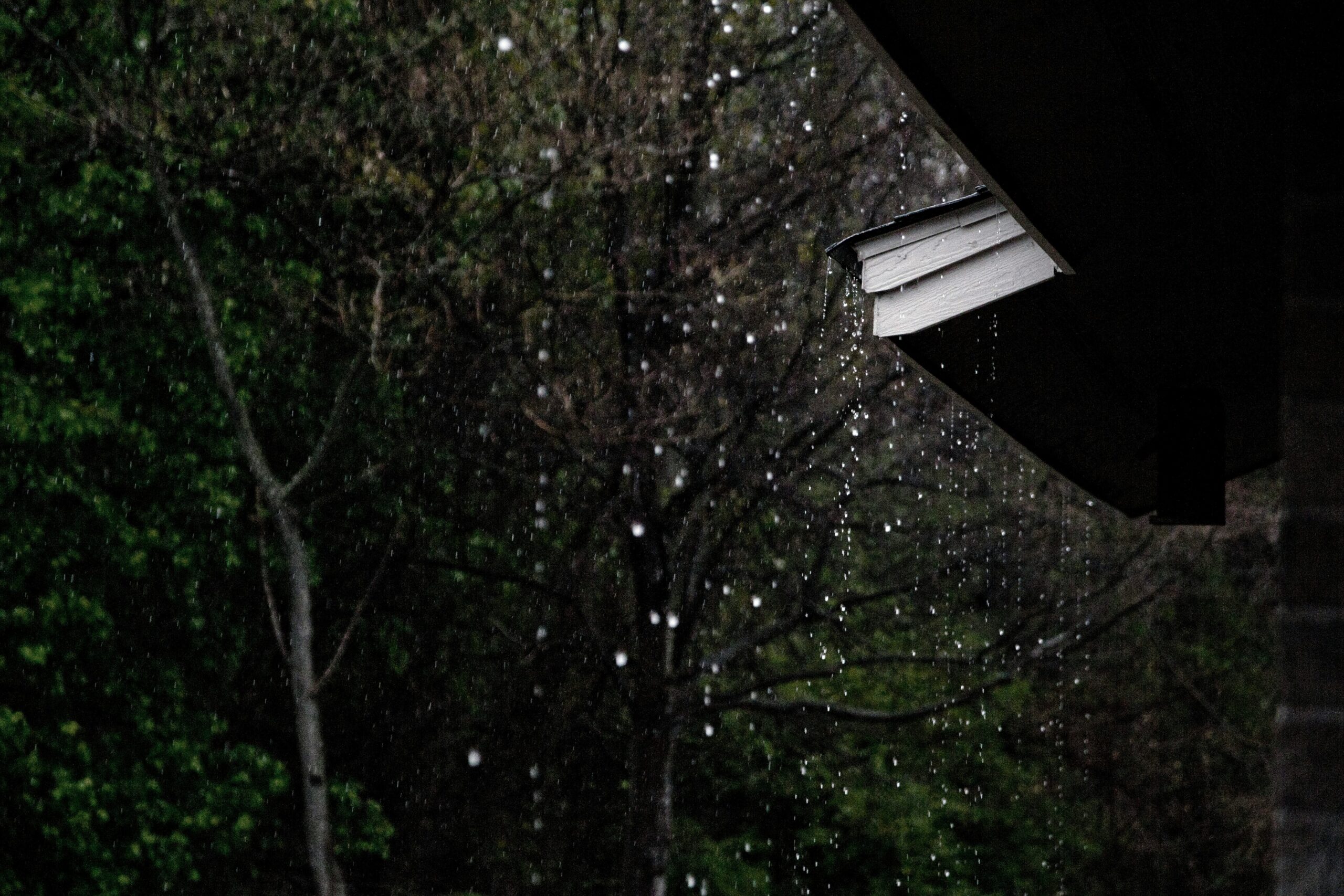 ทำไมฝนตกถึงไม่สบาย