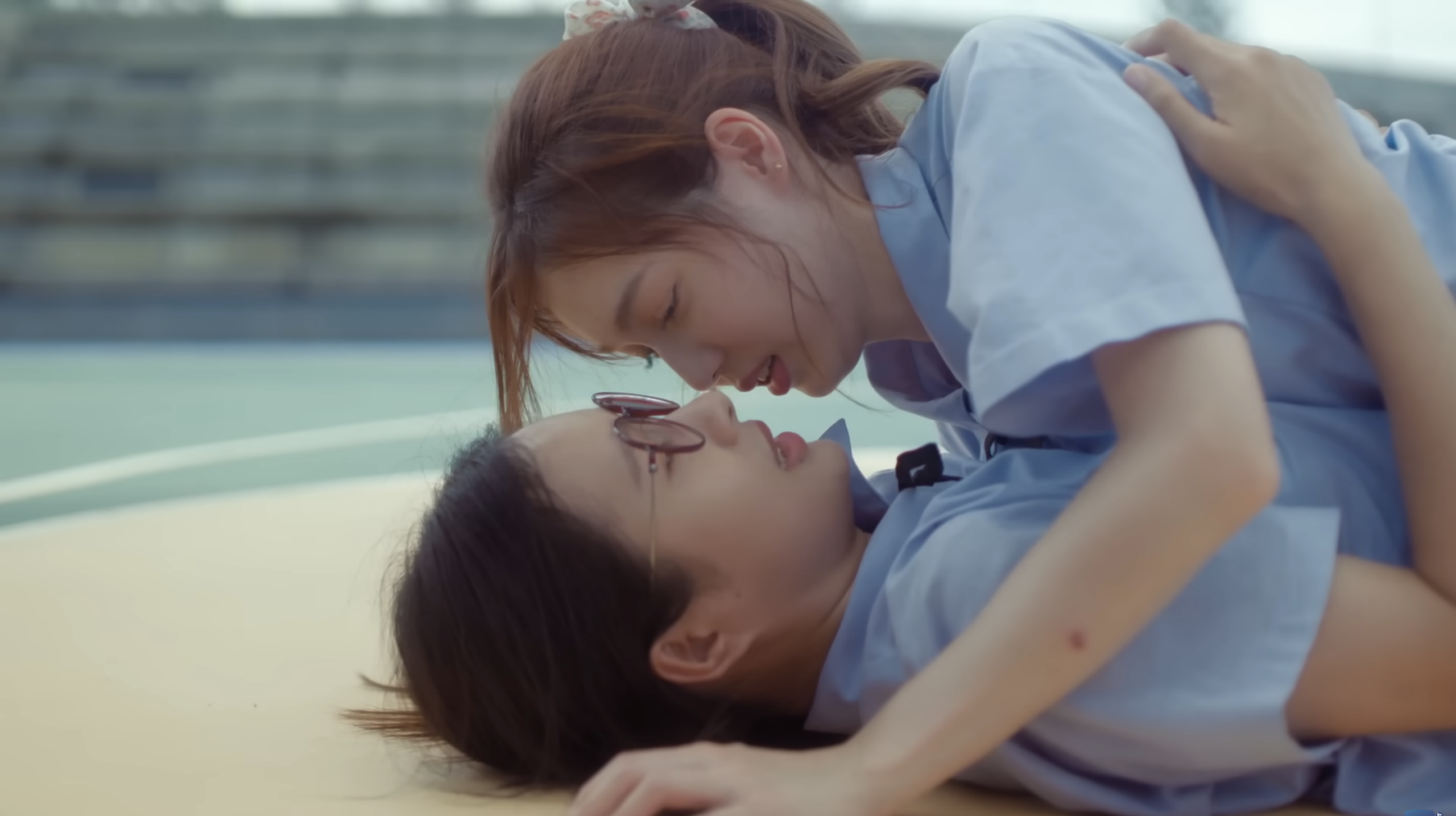 วันจูบสากล