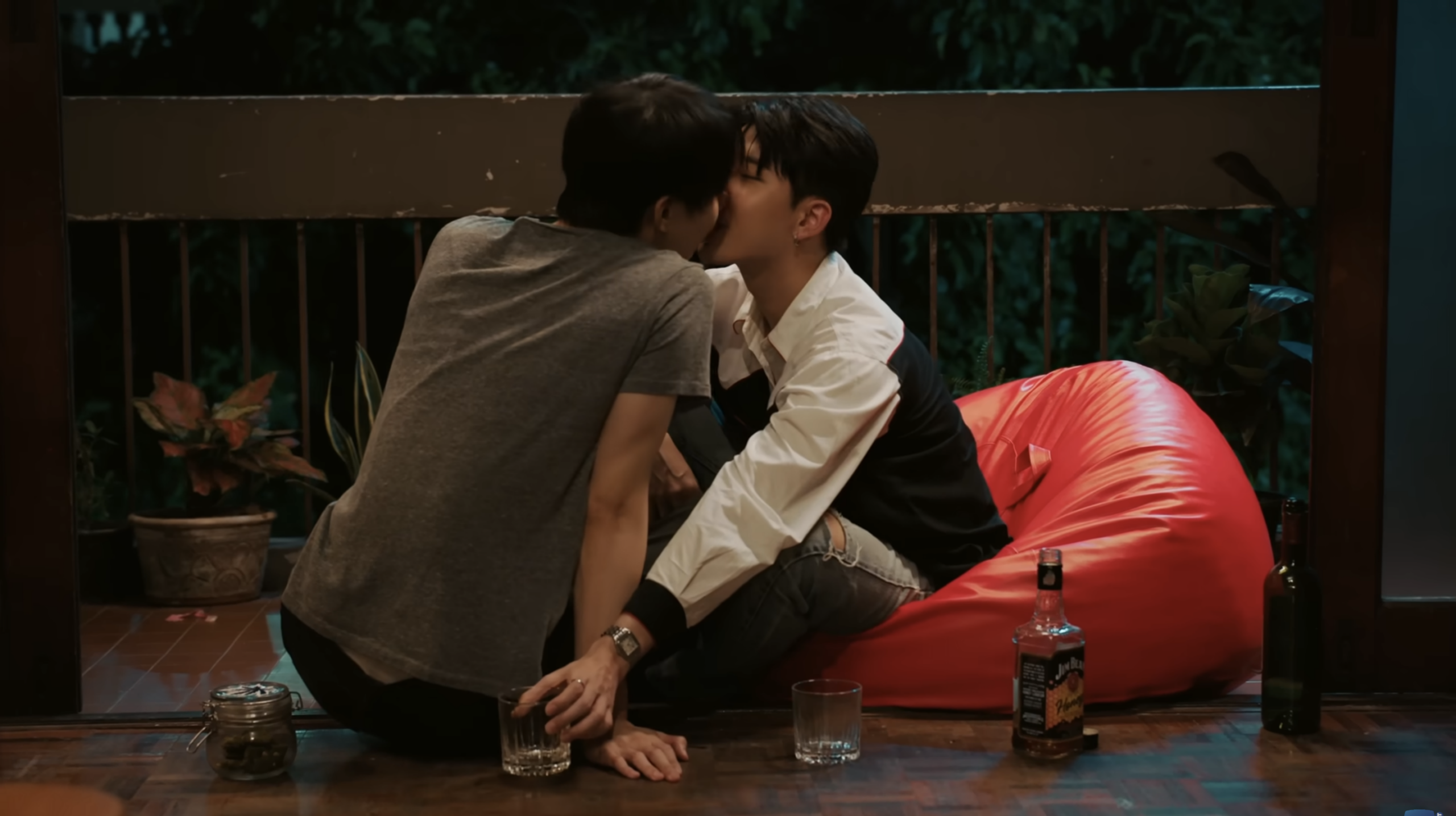 วันจูบสากล